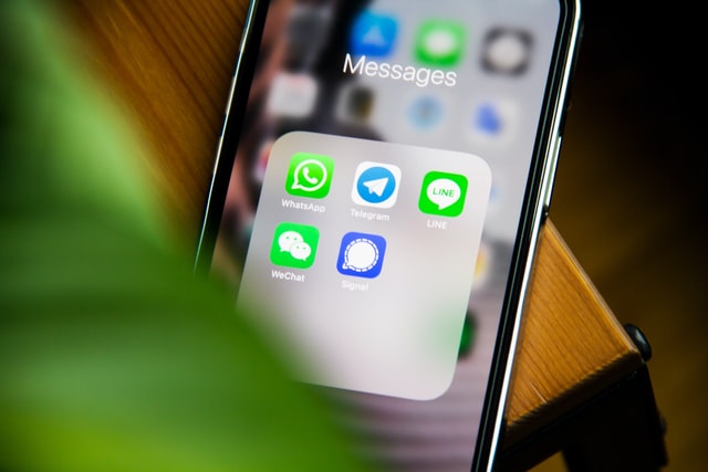 Qual é o aplicativo para ver mensagens apagadas no WhatsApp?